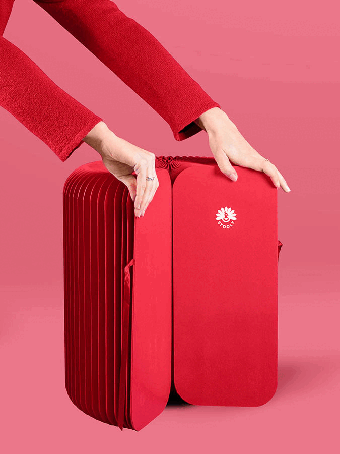 Le tabouret rouge qui s'ouvre facilement