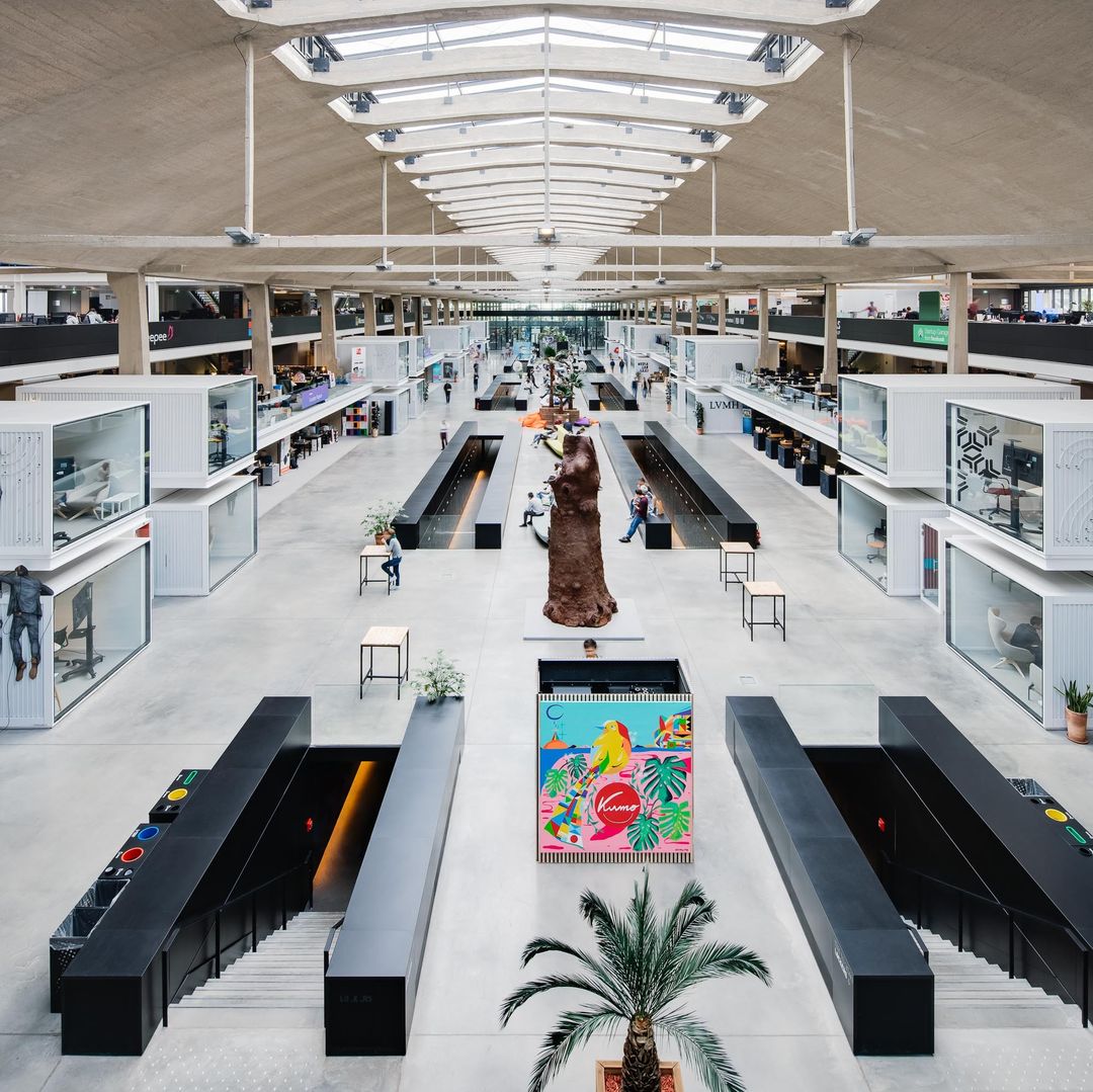 Vue sur l'intérieur de station F