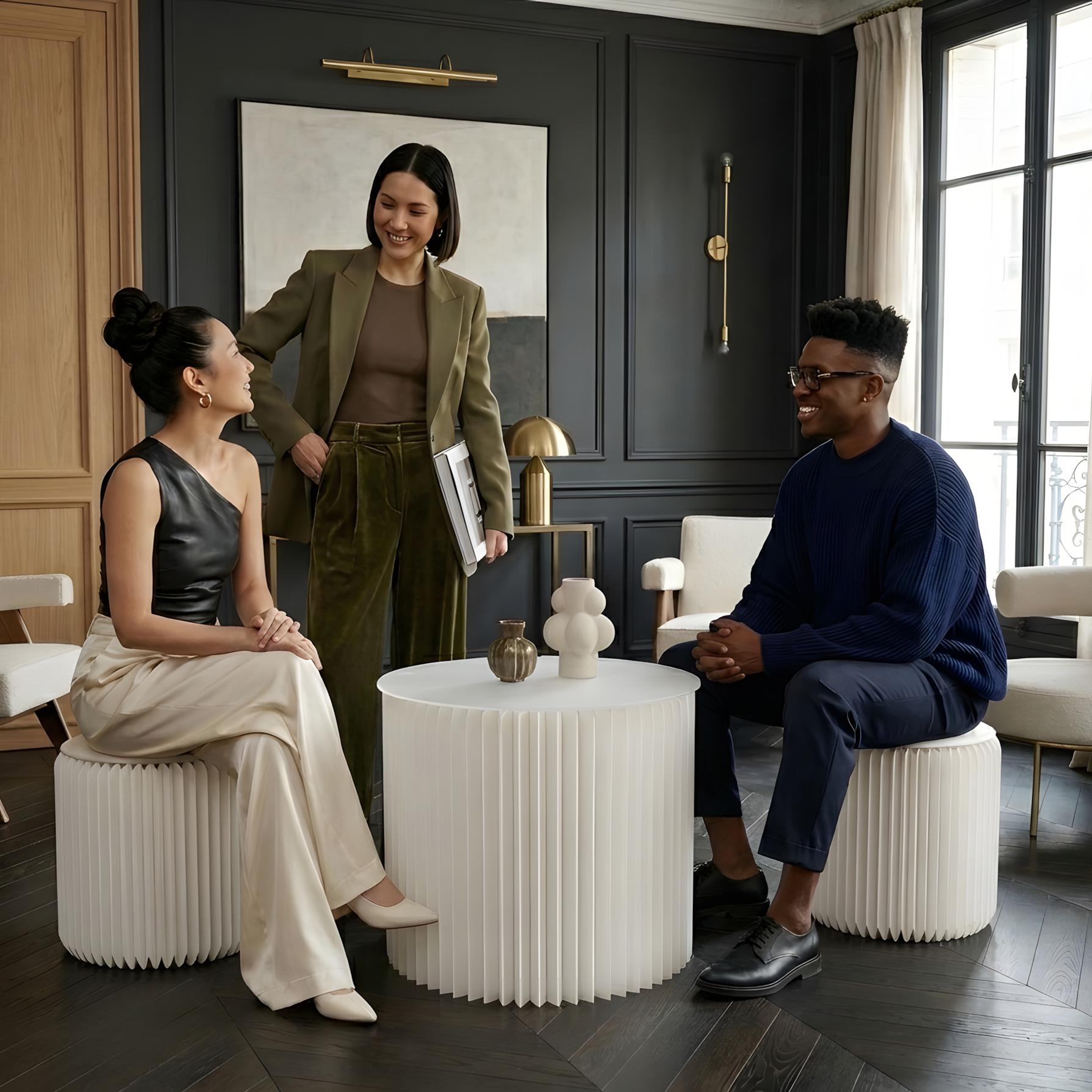 Folding round table, Anne